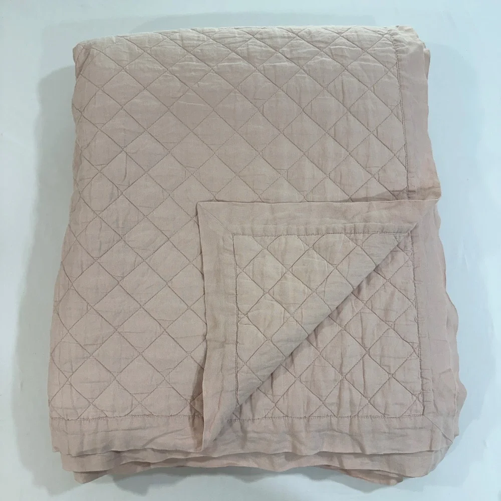Pottery Barn Belgian Flax Linen Diamond Quilt King Cal King Soft Rose Pink Bed